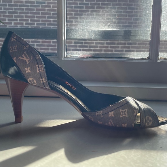Louis Vuitton Size 37 Heels - Picture 3 of 13
